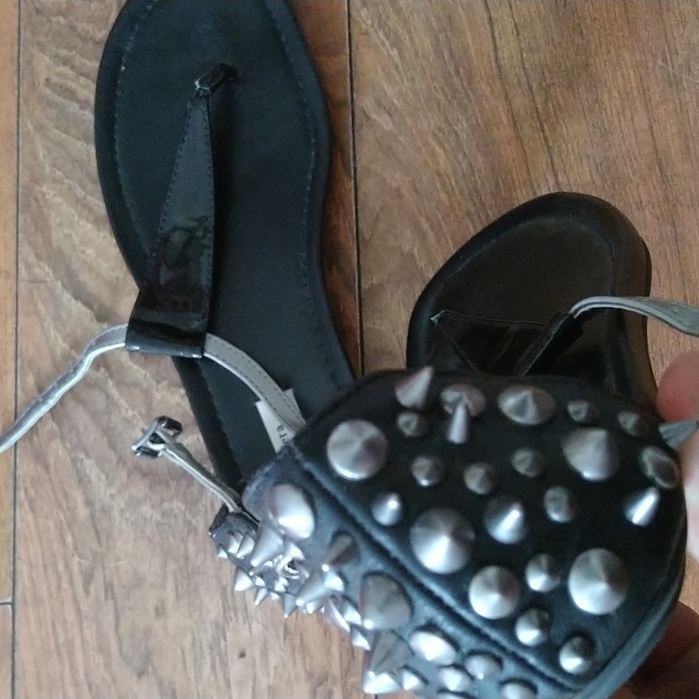 Studded Vera Wang sandals - Picture 2 of 3